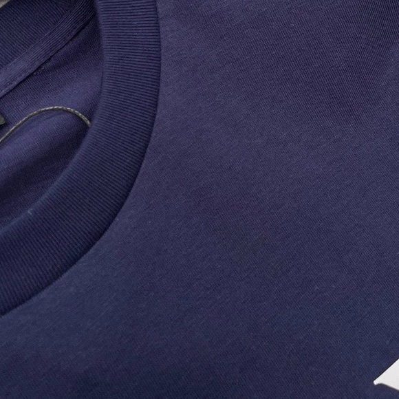 Prada T-shirt - Picture 6 of 16